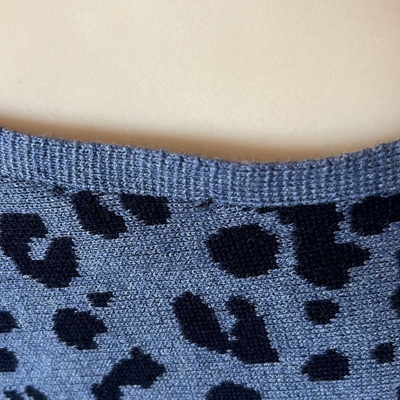 New Talbots M/L blue animal print poncho - Picture 6 of 13